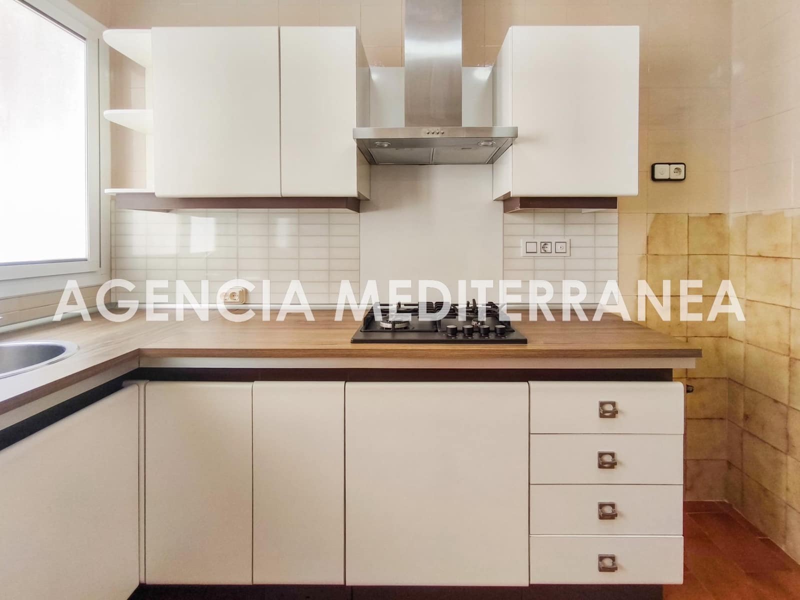 3 soveværelse Lejlighed til leje i Valencia by - € 1.200 (Ref: 9252074)