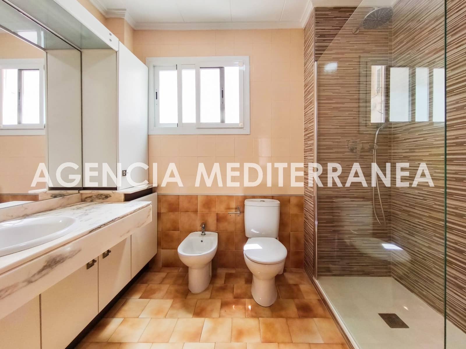 3 soveværelse Lejlighed til leje i Valencia by - € 1.200 (Ref: 9252074)