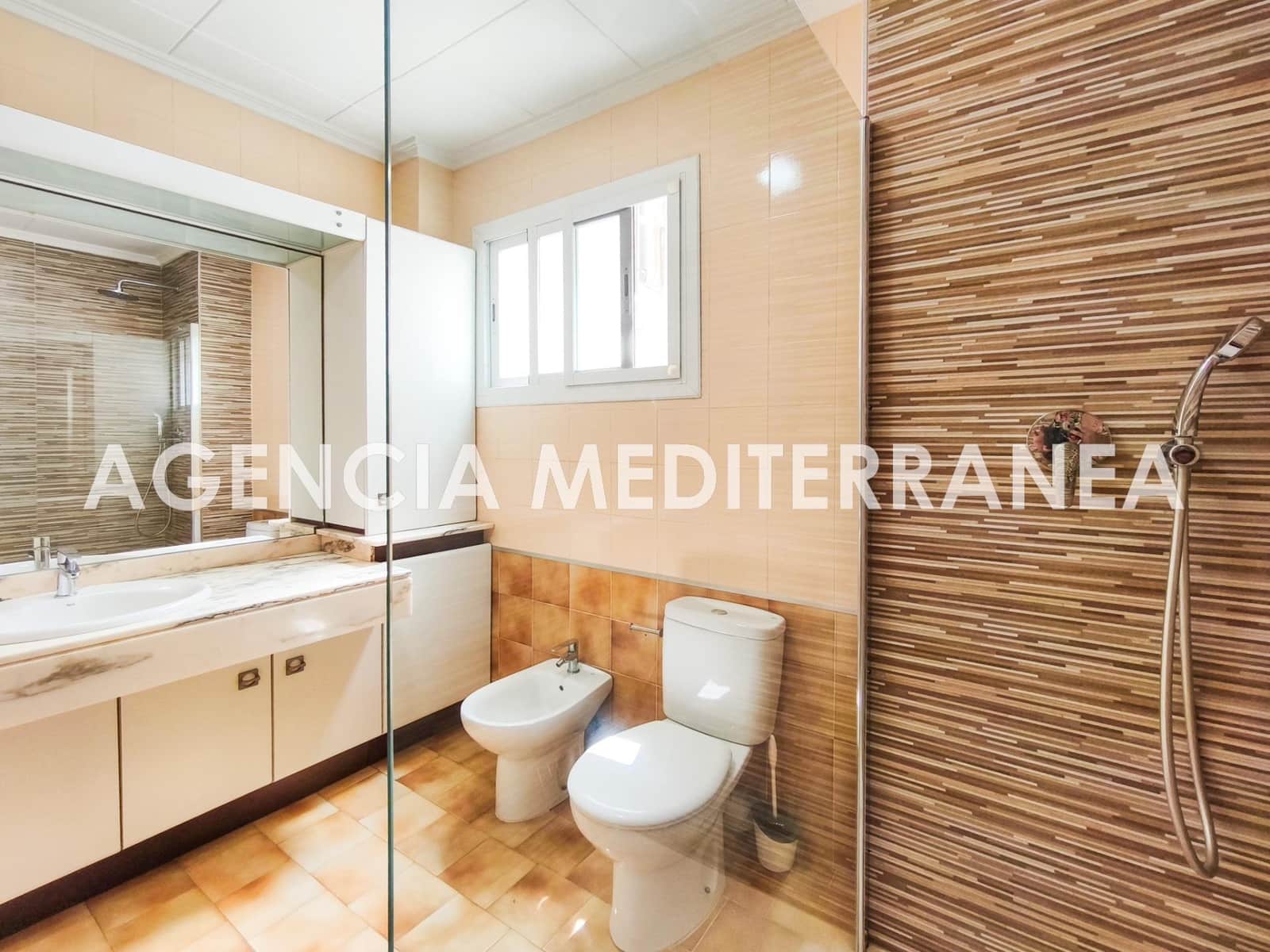 3 soveværelse Lejlighed til leje i Valencia by - € 1.200 (Ref: 9252074)