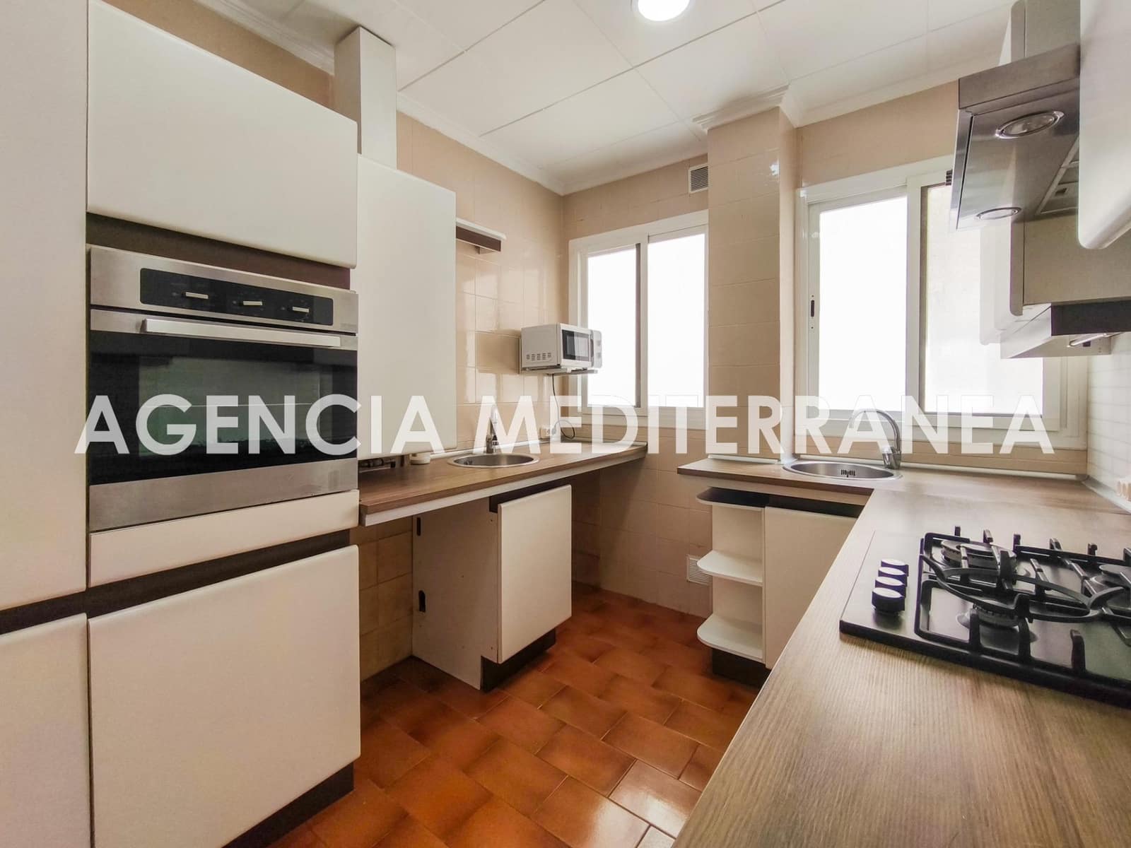 3 soveværelse Lejlighed til leje i Valencia by - € 1.200 (Ref: 9252074)