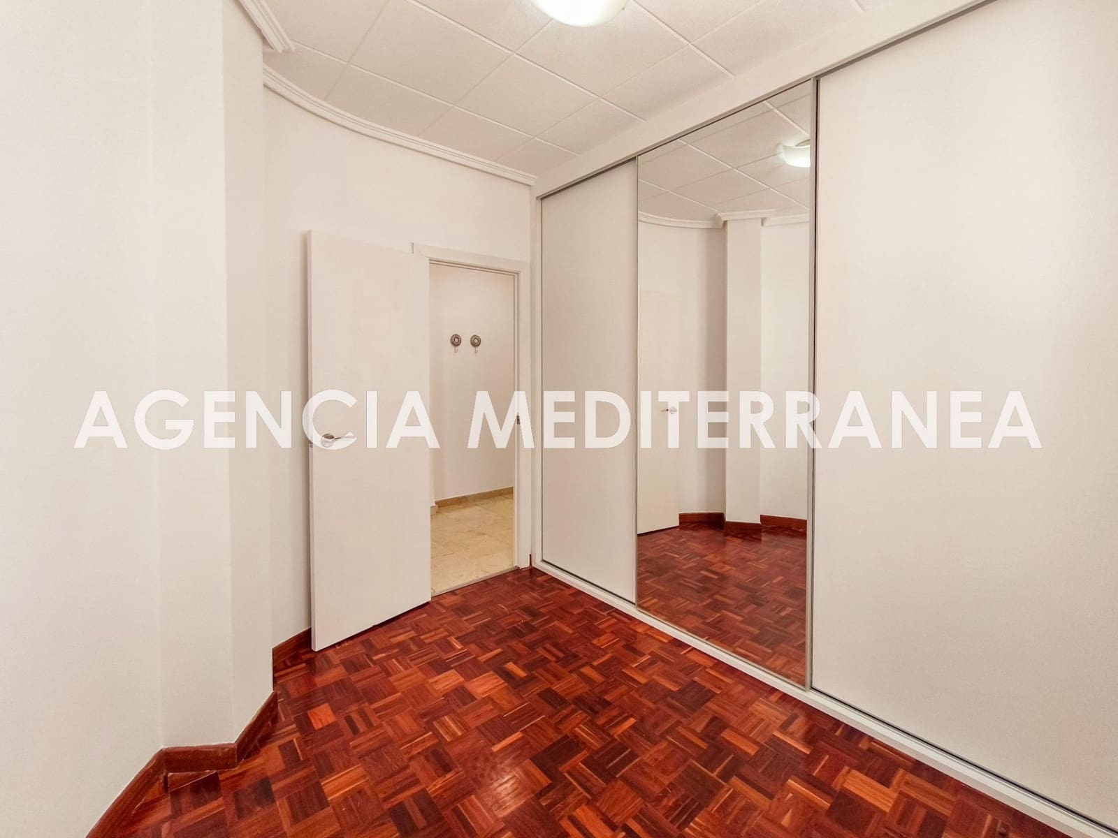 3 soveværelse Lejlighed til leje i Valencia by - € 1.200 (Ref: 9252074)