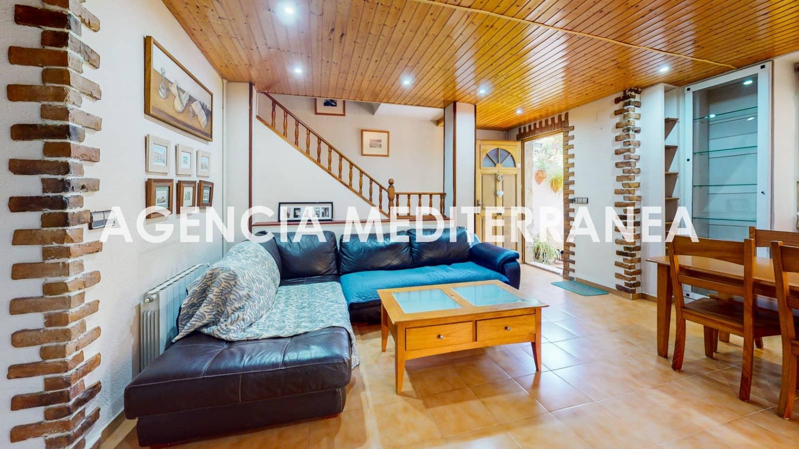 5 soveværelse Semi-Rækkehus til salg i La Canada med swimmingpool garage - € 449.000 (Ref: 9264652)