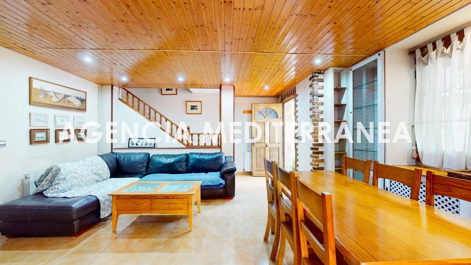 5 soveværelse Semi-Rækkehus til salg i La Canada med swimmingpool garage - € 449.000 (Ref: 9264652)