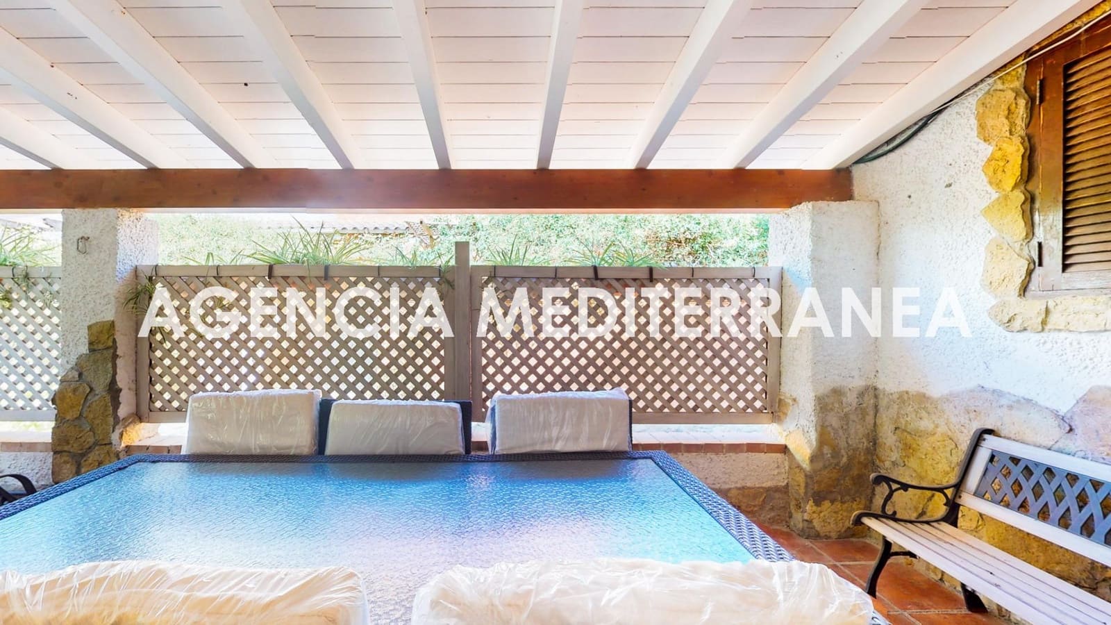 5 soveværelse Semi-Rækkehus til salg i La Canada med swimmingpool garage - € 449.000 (Ref: 9264652)