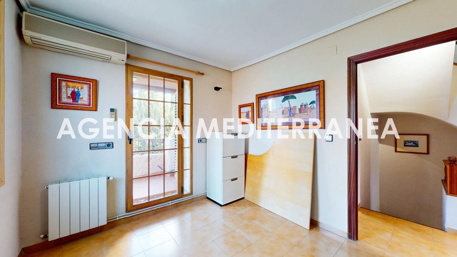 5 soveværelse Semi-Rækkehus til salg i La Canada med swimmingpool garage - € 449.000 (Ref: 9264652)