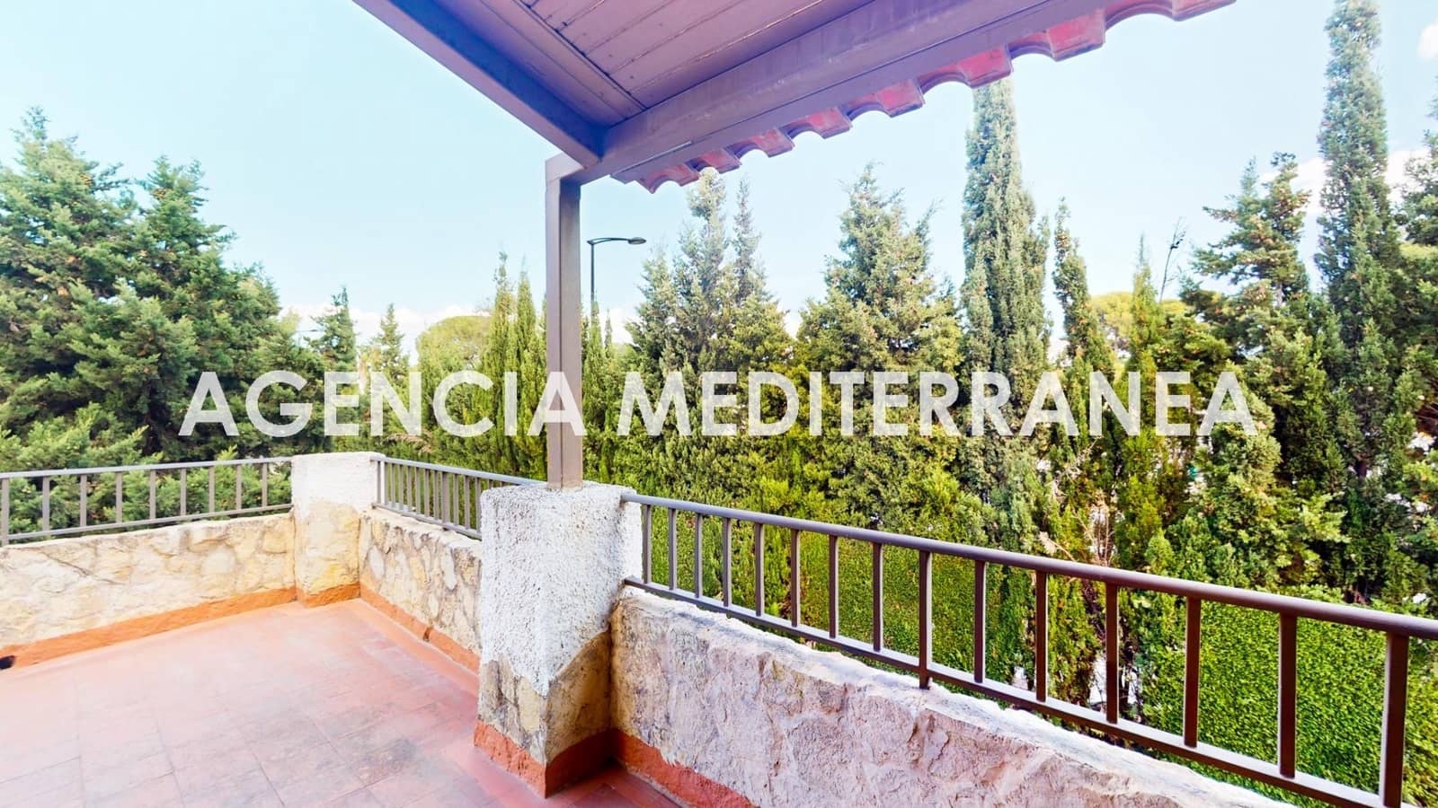 5 soveværelse Semi-Rækkehus til salg i La Canada med swimmingpool garage - € 449.000 (Ref: 9264652)