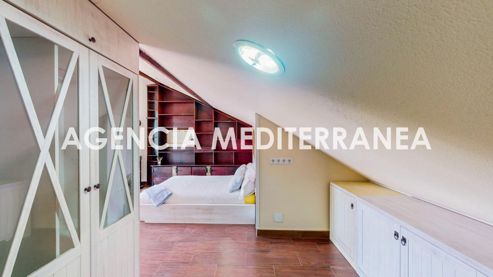 5 soveværelse Semi-Rækkehus til salg i La Canada med swimmingpool garage - € 449.000 (Ref: 9264652)