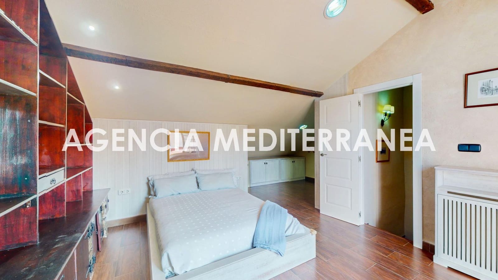 5 soveværelse Semi-Rækkehus til salg i La Canada med swimmingpool garage - € 449.000 (Ref: 9264652)