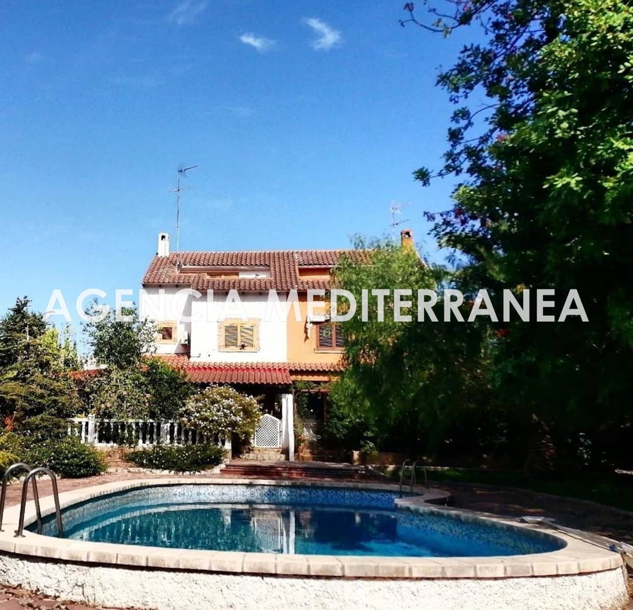 5 slaapkamer Halfvrijstaande villa te koop in La Canada met zwembad garage - € 449.000 (Ref: 9264652)