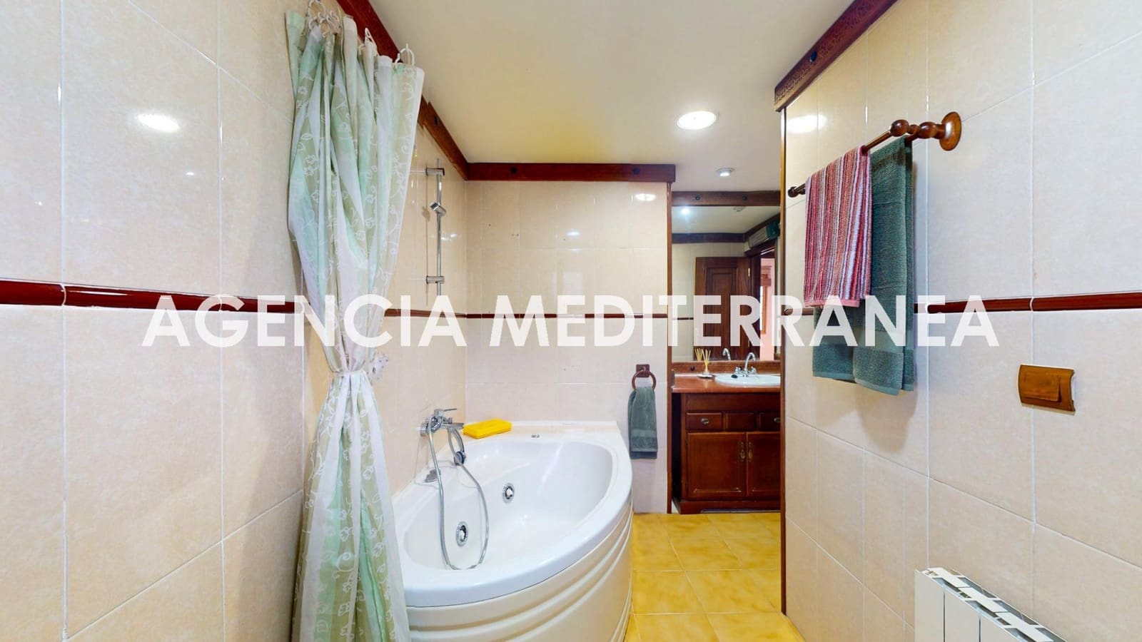 5 slaapkamer Halfvrijstaande villa te koop in La Canada met zwembad garage - € 449.000 (Ref: 9264652)