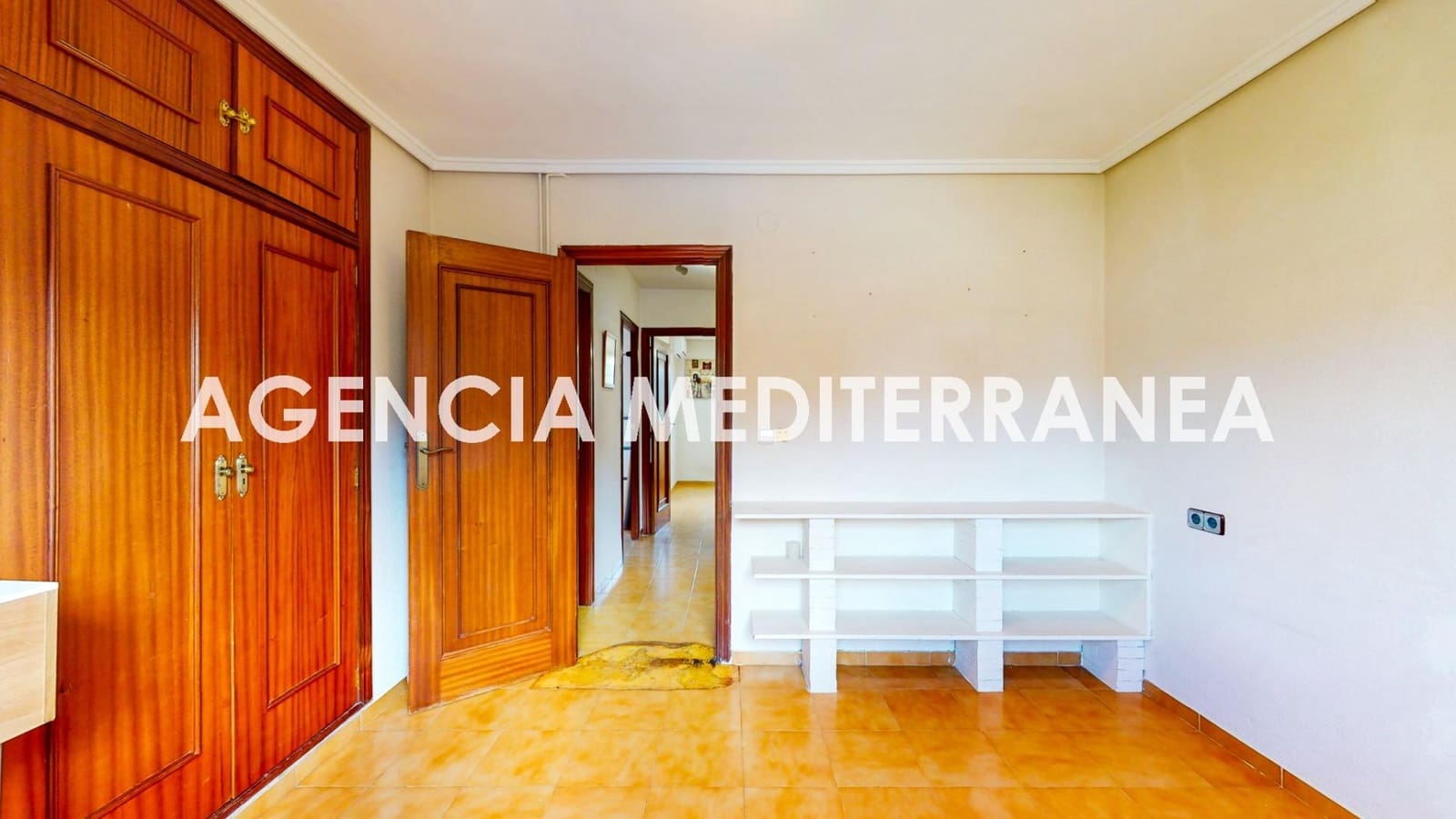 5 slaapkamer Halfvrijstaande villa te koop in La Canada met zwembad garage - € 449.000 (Ref: 9264652)