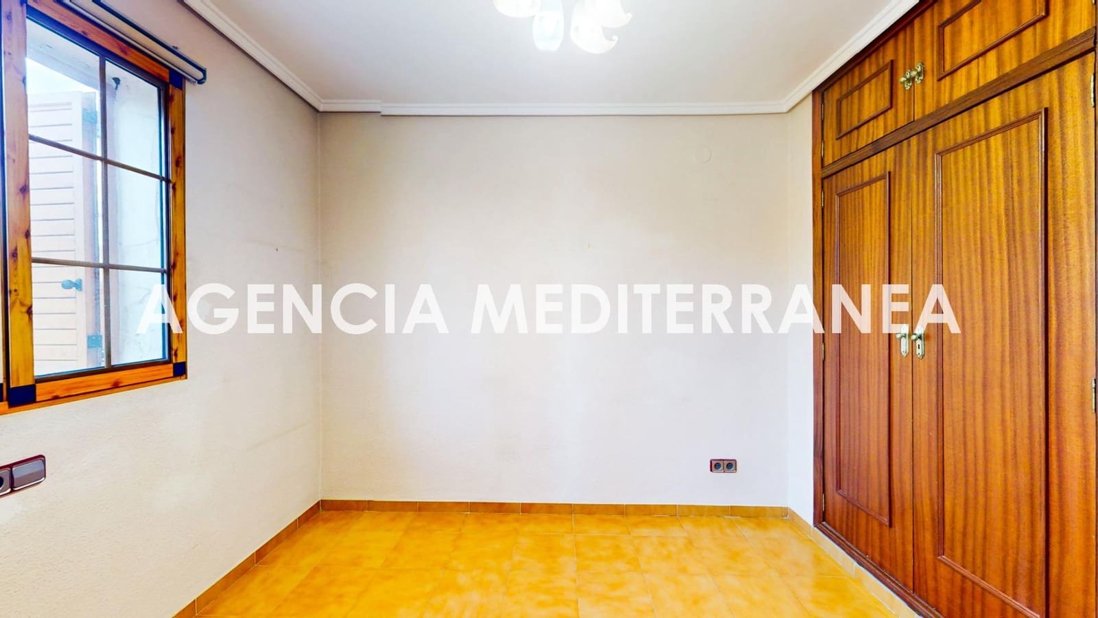 5 slaapkamer Halfvrijstaande villa te koop in La Canada met zwembad garage - € 449.000 (Ref: 9264652)