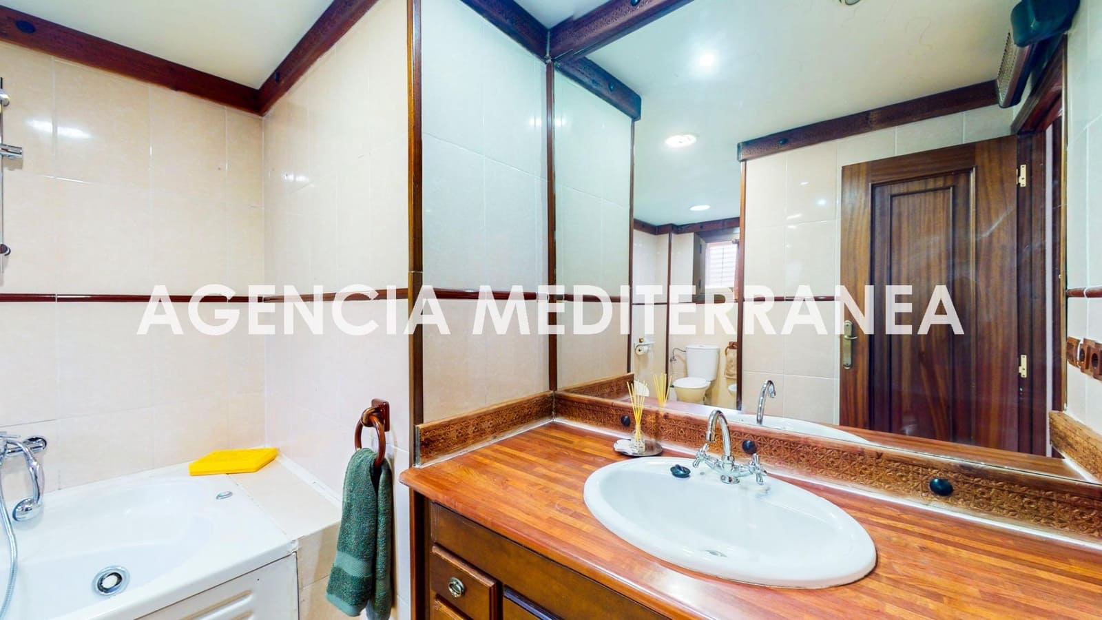 5 slaapkamer Halfvrijstaande villa te koop in La Canada met zwembad garage - € 449.000 (Ref: 9264652)