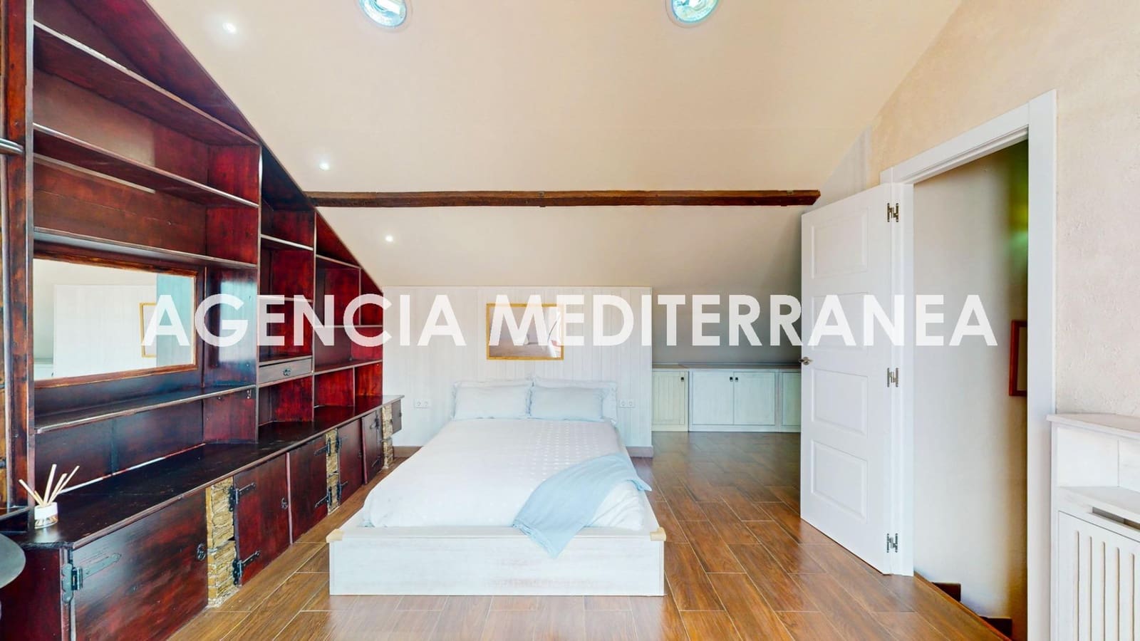 5 slaapkamer Halfvrijstaande villa te koop in La Canada met zwembad garage - € 449.000 (Ref: 9264652)