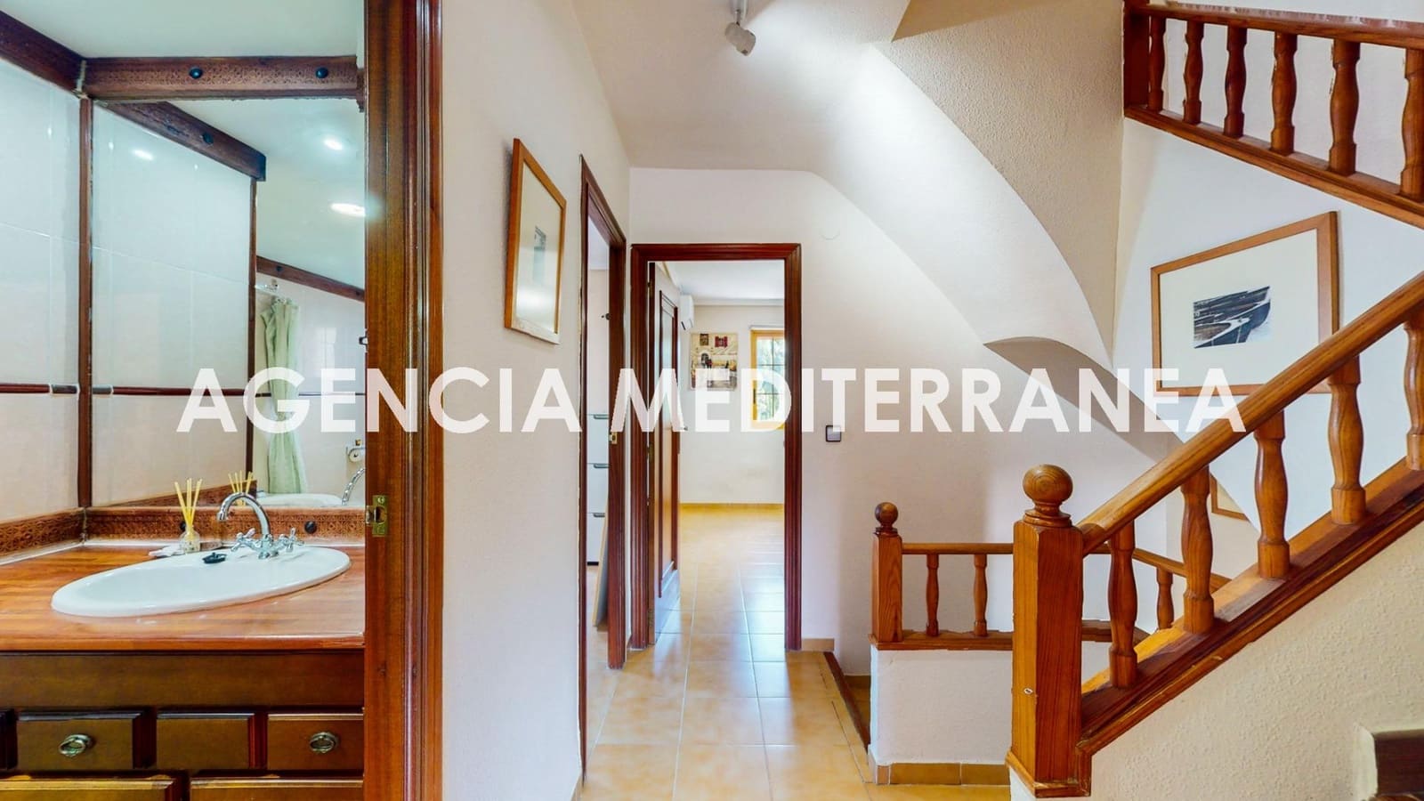 5 slaapkamer Halfvrijstaande villa te koop in La Canada met zwembad garage - € 449.000 (Ref: 9264652)