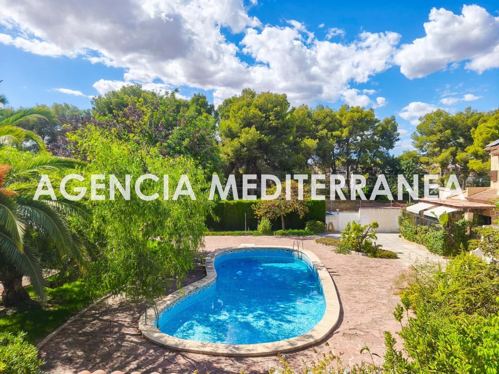 5 slaapkamer Halfvrijstaande villa te koop in La Canada met zwembad garage - € 449.000 (Ref: 9264652)