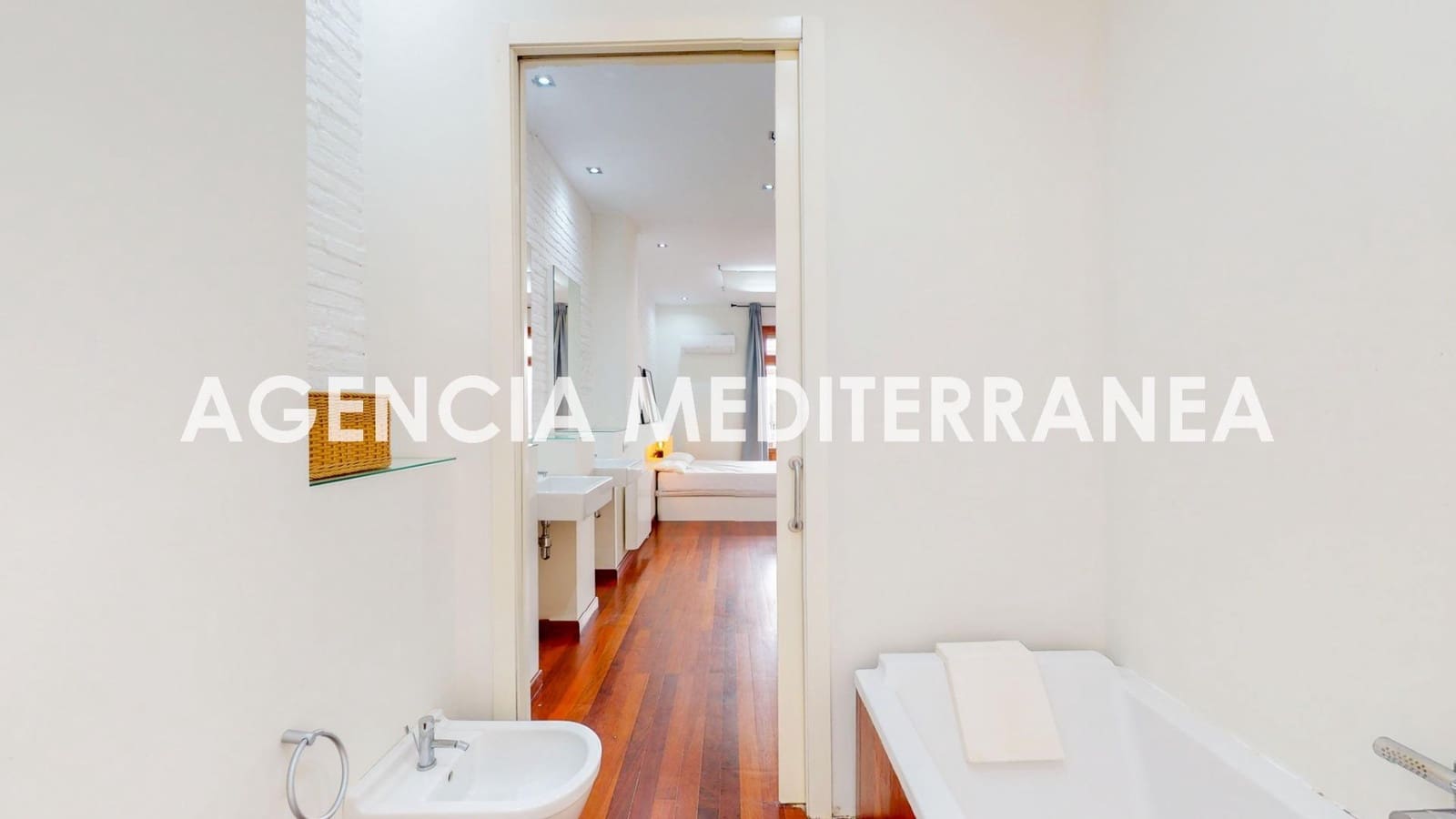 2 bedroom Flat for sale in Valencia city - € 390,000 (Ref: 9269831)