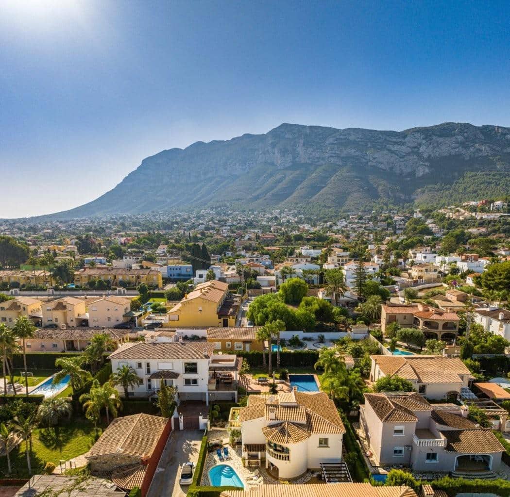 4 soveværelse Villa til salg i Denia med swimmingpool garage - € 550.000 (Ref: 9285301)