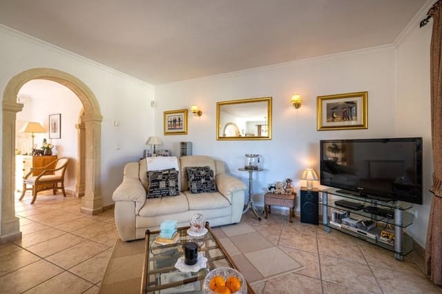 4 sypialnia Willa na sprzedaż w Centro Urbano, Dénia z basenem garażem - 550 000 € (Ref: 9285301)