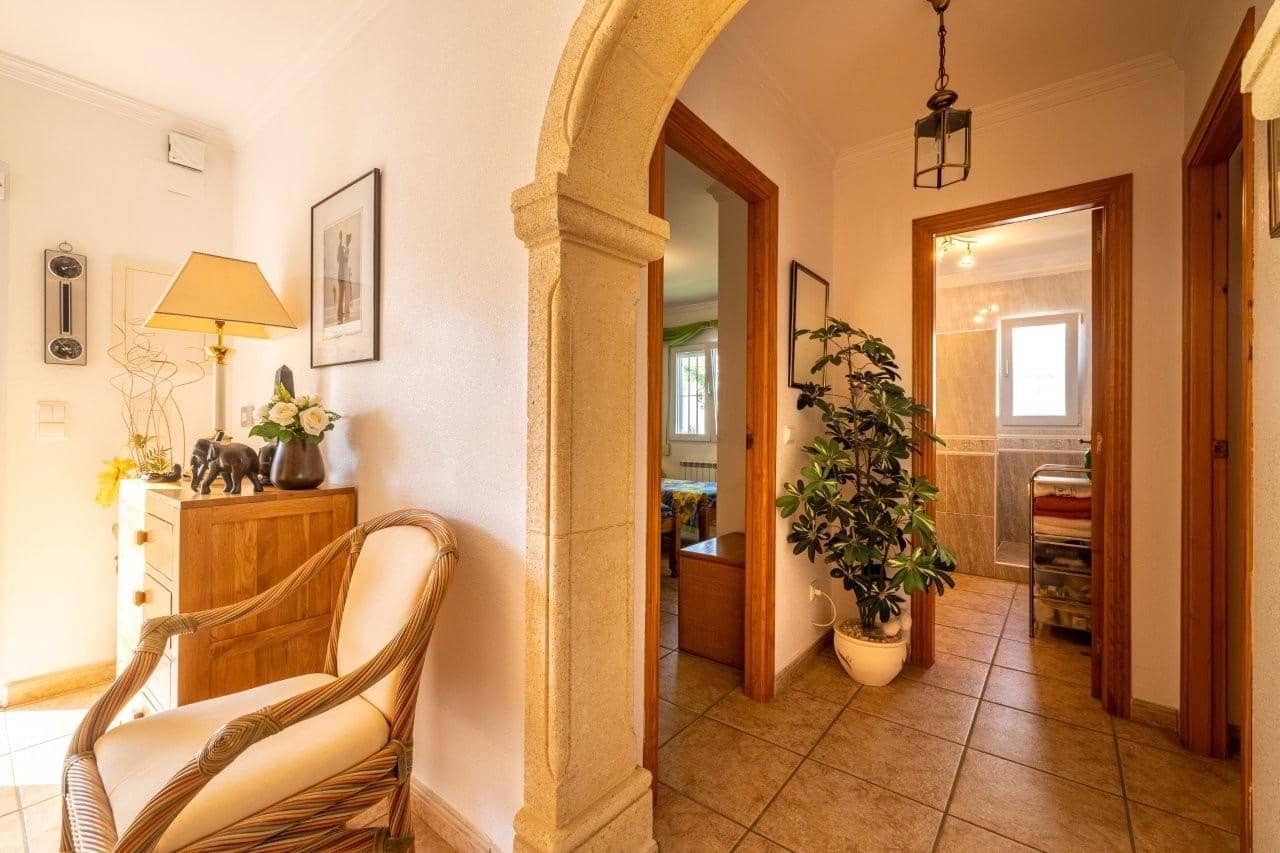 4 soveværelse Villa til salg i Denia med swimmingpool garage - € 550.000 (Ref: 9285301)