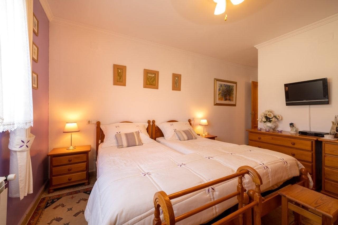 4 soveværelse Villa til salg i Denia med swimmingpool garage - € 550.000 (Ref: 9285301)