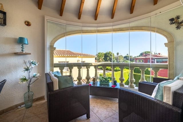 4 sypialnia Willa na sprzedaż w Centro Urbano, Dénia z basenem garażem - 550 000 € (Ref: 9285301)