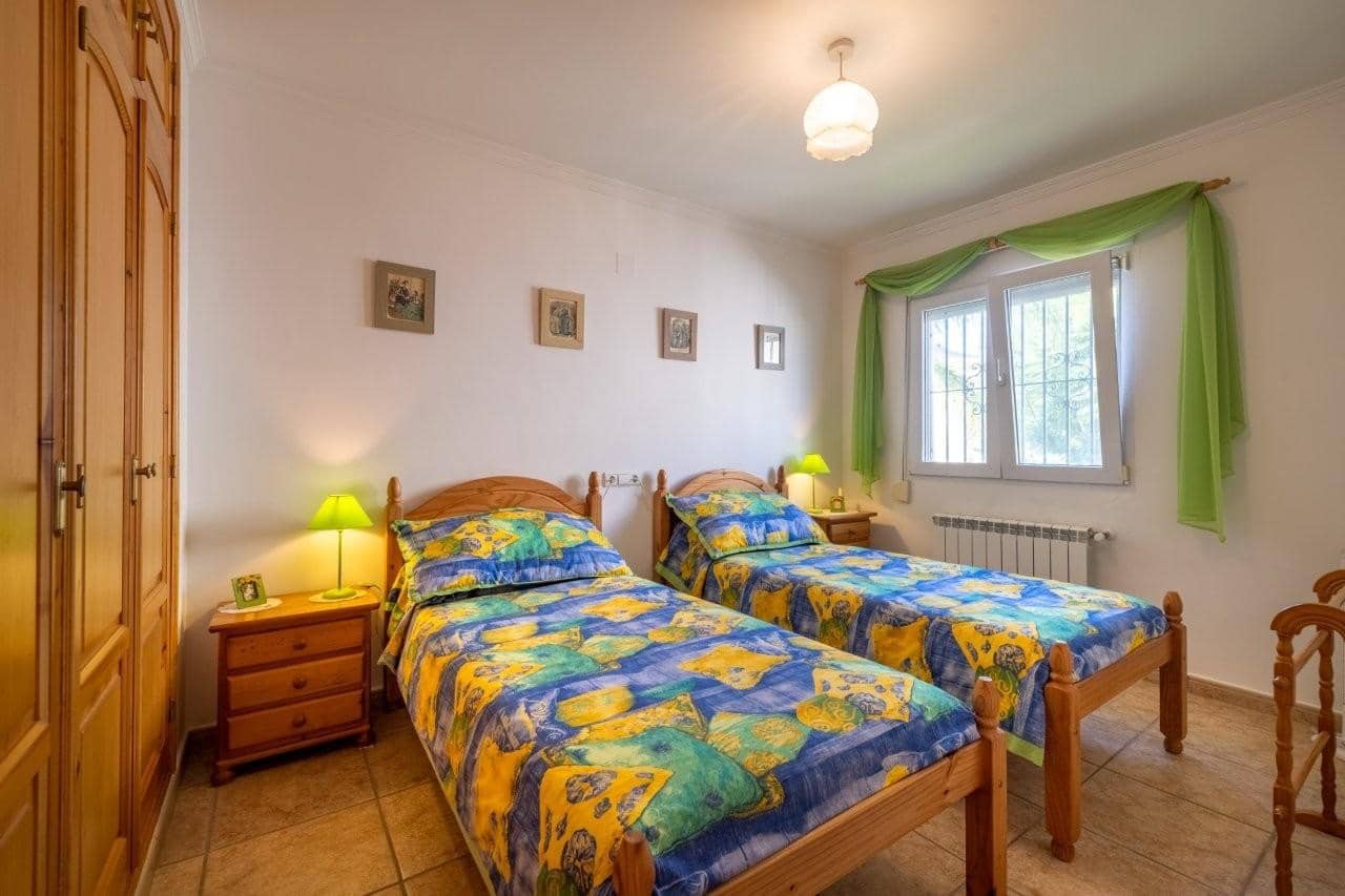 4 soveværelse Villa til salg i Denia med swimmingpool garage - € 550.000 (Ref: 9285301)