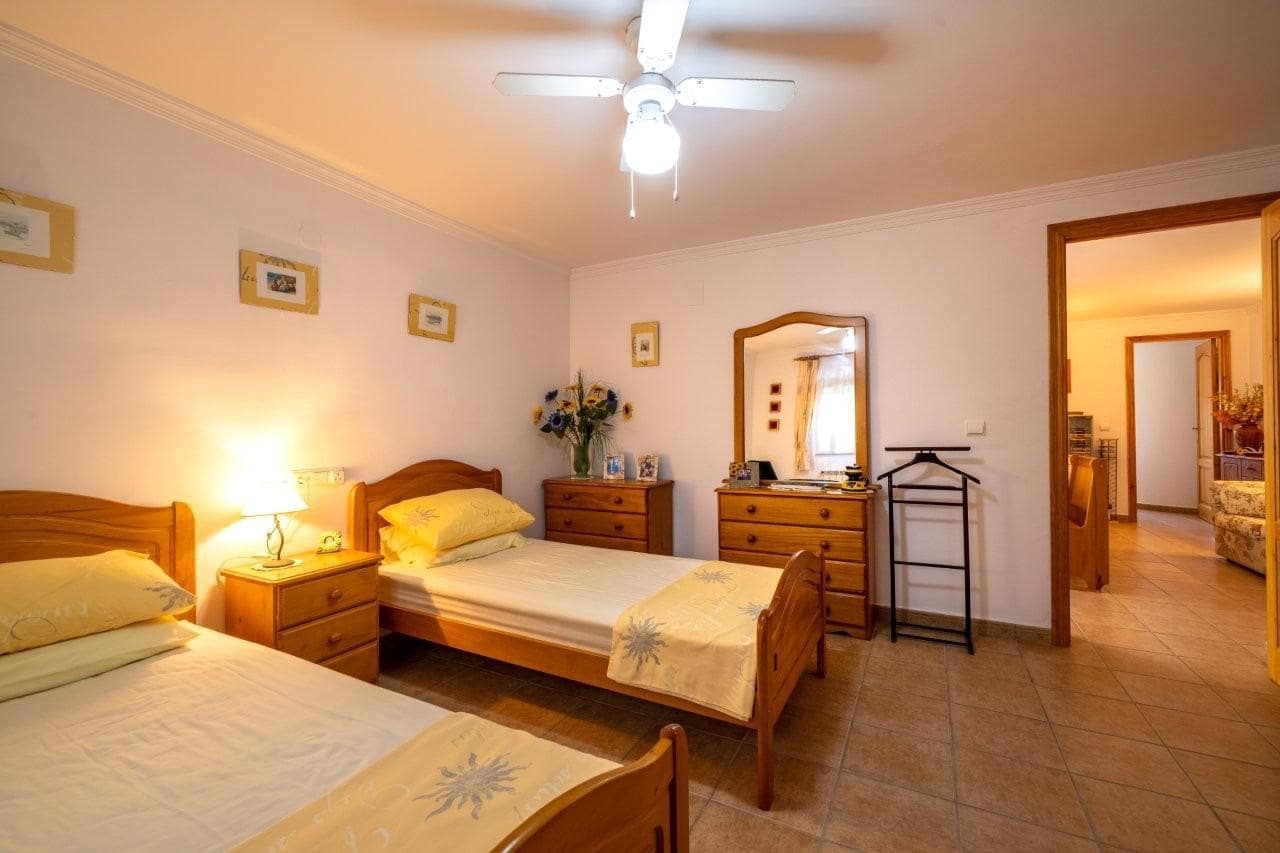 4 soveværelse Villa til salg i Denia med swimmingpool garage - € 550.000 (Ref: 9285301)