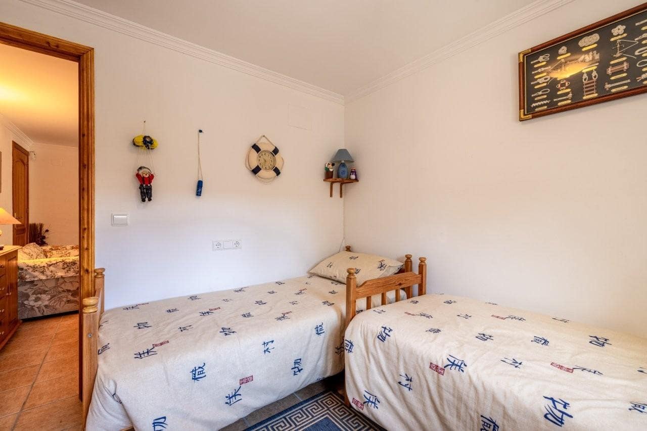 4 soveværelse Villa til salg i Denia med swimmingpool garage - € 550.000 (Ref: 9285301)