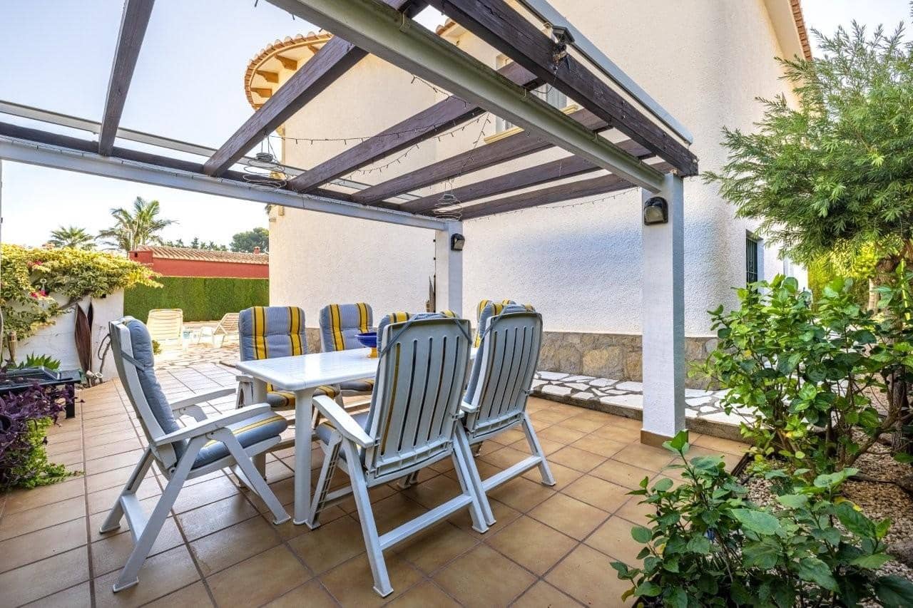 4 soveværelse Villa til salg i Denia med swimmingpool garage - € 550.000 (Ref: 9285301)