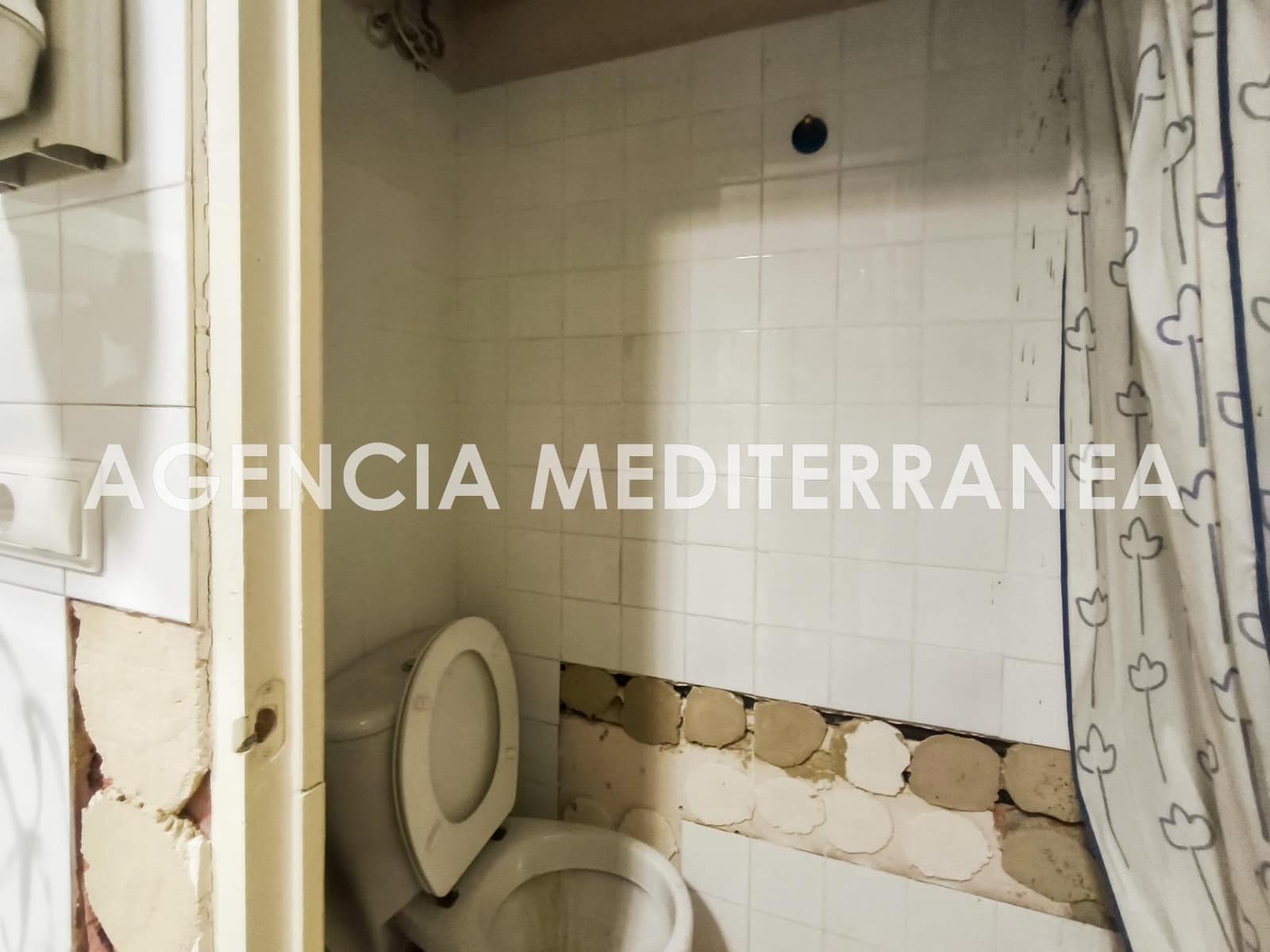 Commercial for sale in Valencia city - € 118,000 (Ref: 9303620)
