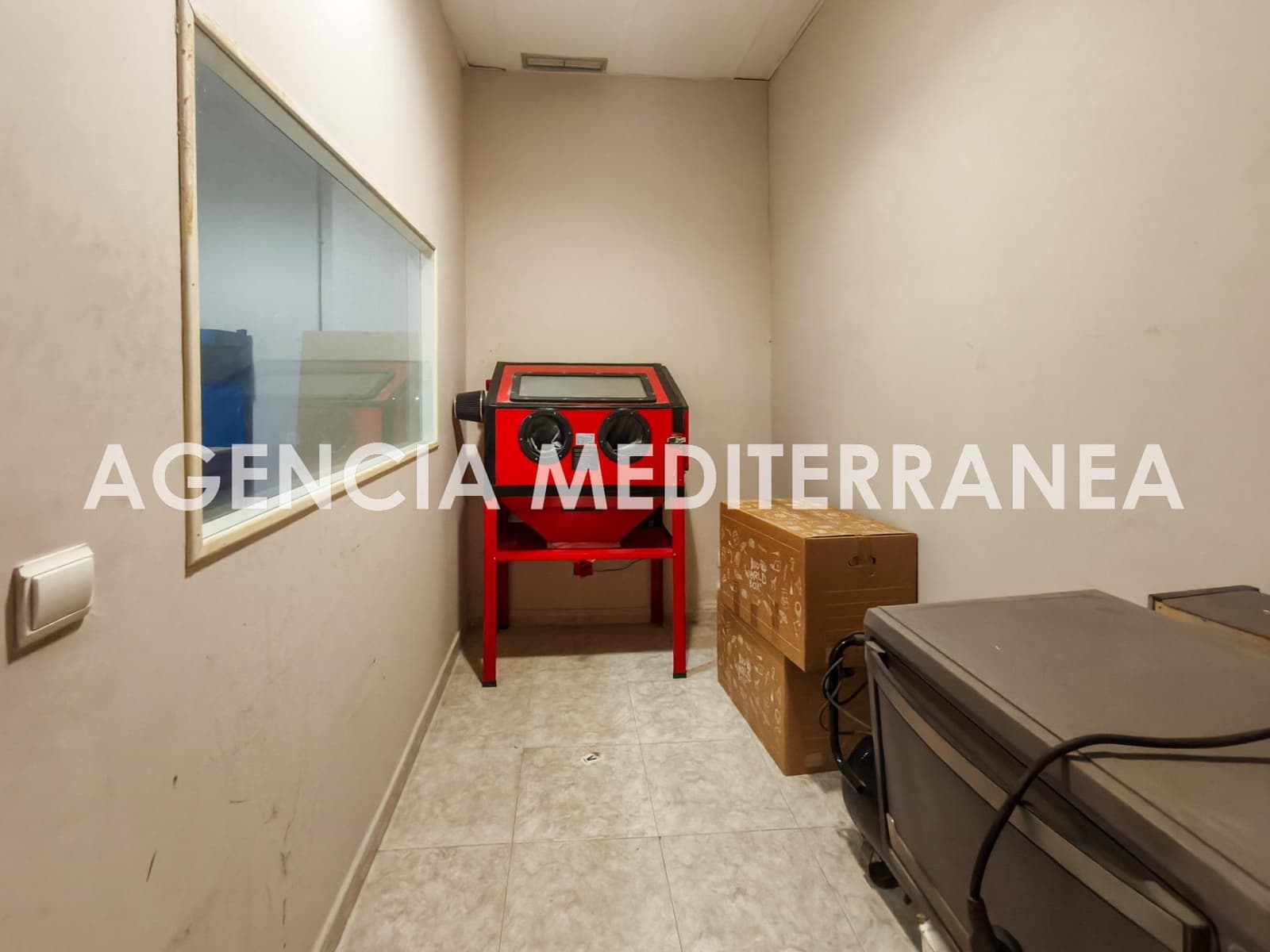 Commercial for sale in Valencia city - € 118,000 (Ref: 9303620)