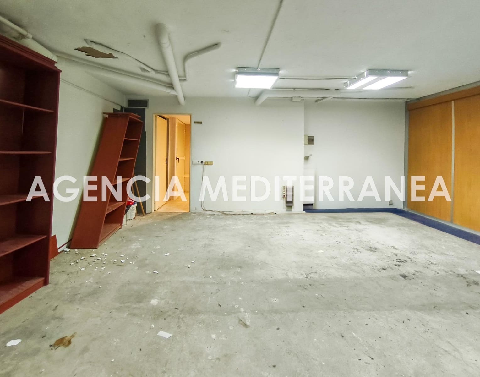Commercieel te koop in Valencia stad - € 118.000 (Ref: 9303620)