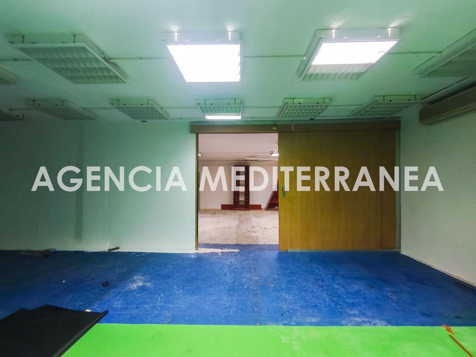 Commercial for sale in Valencia city - € 118,000 (Ref: 9303620)