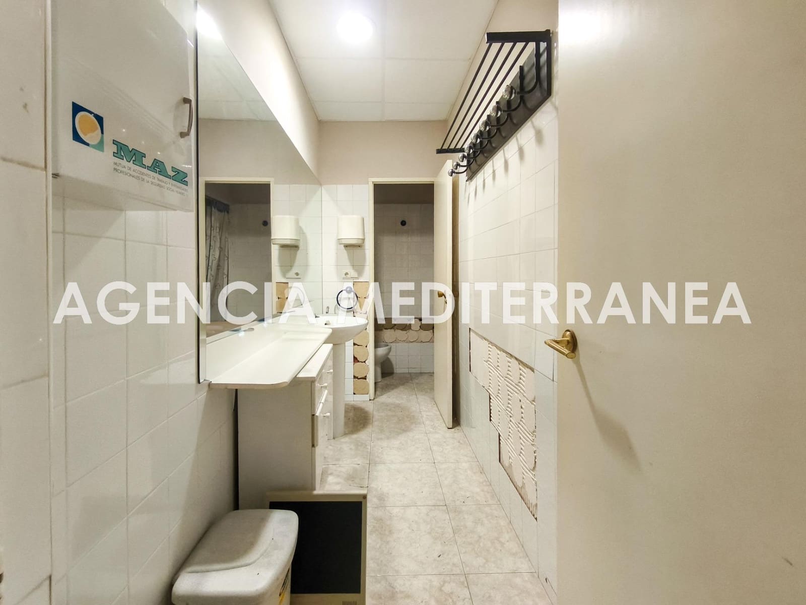 Kommersiell til salgs i Valencia by - € 118 000 (Ref: 9303620)