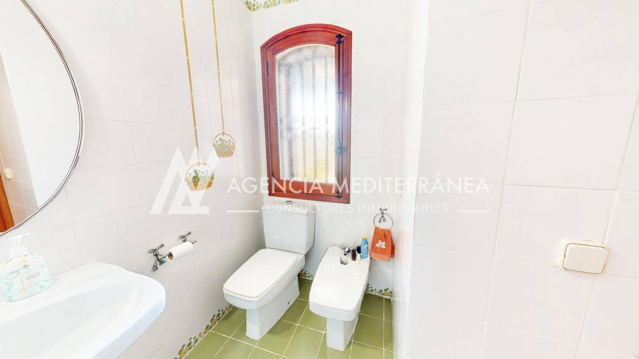 4 bedroom Villa for sale in La Canada with pool garage - € 699,000 (Ref: 9310964)