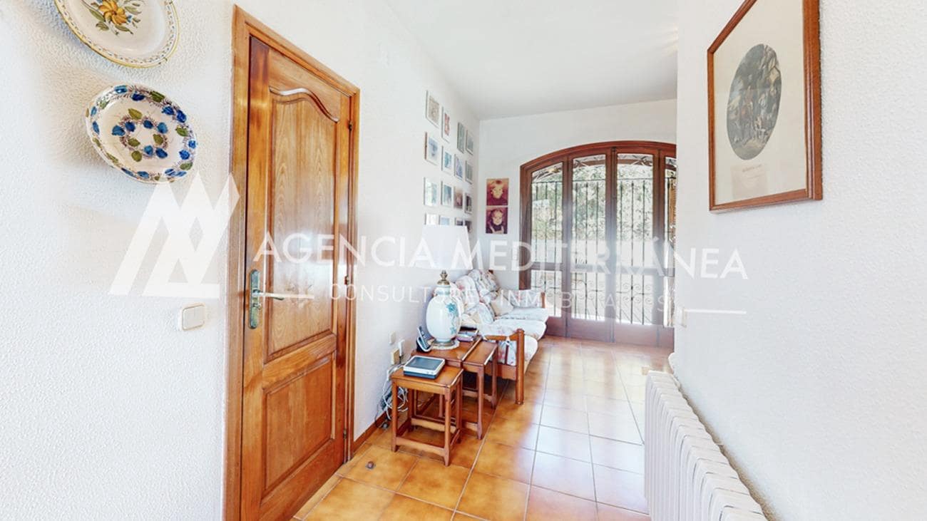 4 bedroom Villa for sale in La Canada with pool garage - € 699,000 (Ref: 9310964)