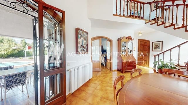 4 sypialnia Willa na sprzedaż w La Cañada, Paterna z basenem garażem - 699 000 € (Ref: 9310964)