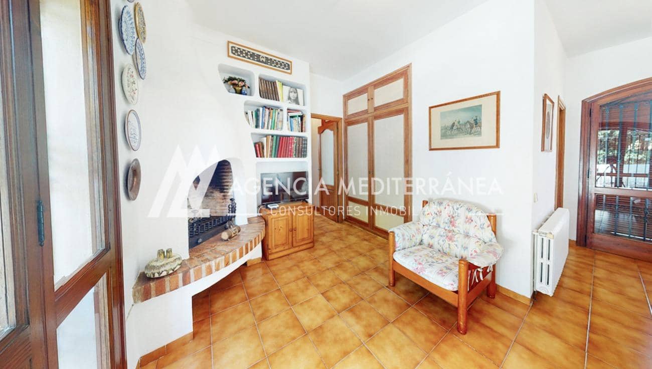 4 bedroom Villa for sale in La Canada with pool garage - € 699,000 (Ref: 9310964)