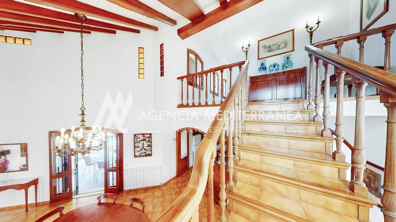 4 bedroom Villa for sale in La Canada with pool garage - € 699,000 (Ref: 9310964)