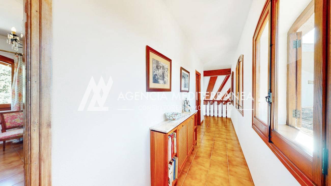 4 bedroom Villa for sale in La Canada with pool garage - € 699,000 (Ref: 9310964)