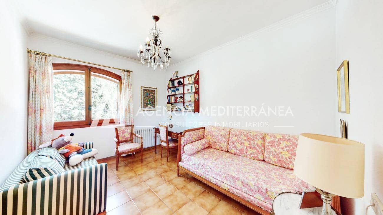 4 bedroom Villa for sale in La Canada with pool garage - € 699,000 (Ref: 9310964)