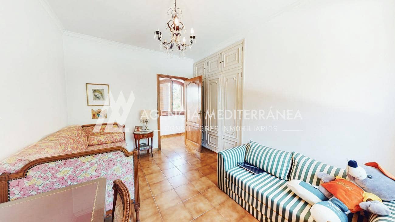 4 bedroom Villa for sale in La Canada with pool garage - € 699,000 (Ref: 9310964)