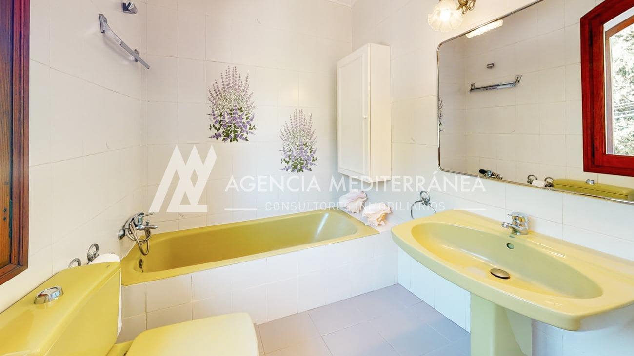 4 bedroom Villa for sale in La Canada with pool garage - € 699,000 (Ref: 9310964)