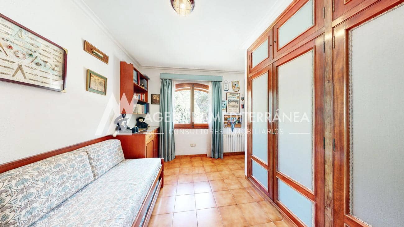 4 bedroom Villa for sale in La Canada with pool garage - € 699,000 (Ref: 9310964)