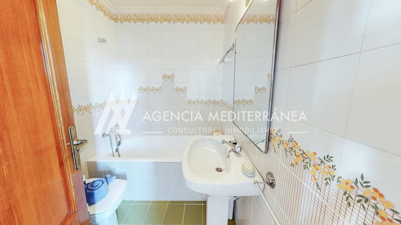 4 bedroom Villa for sale in La Canada with pool garage - € 699,000 (Ref: 9310964)