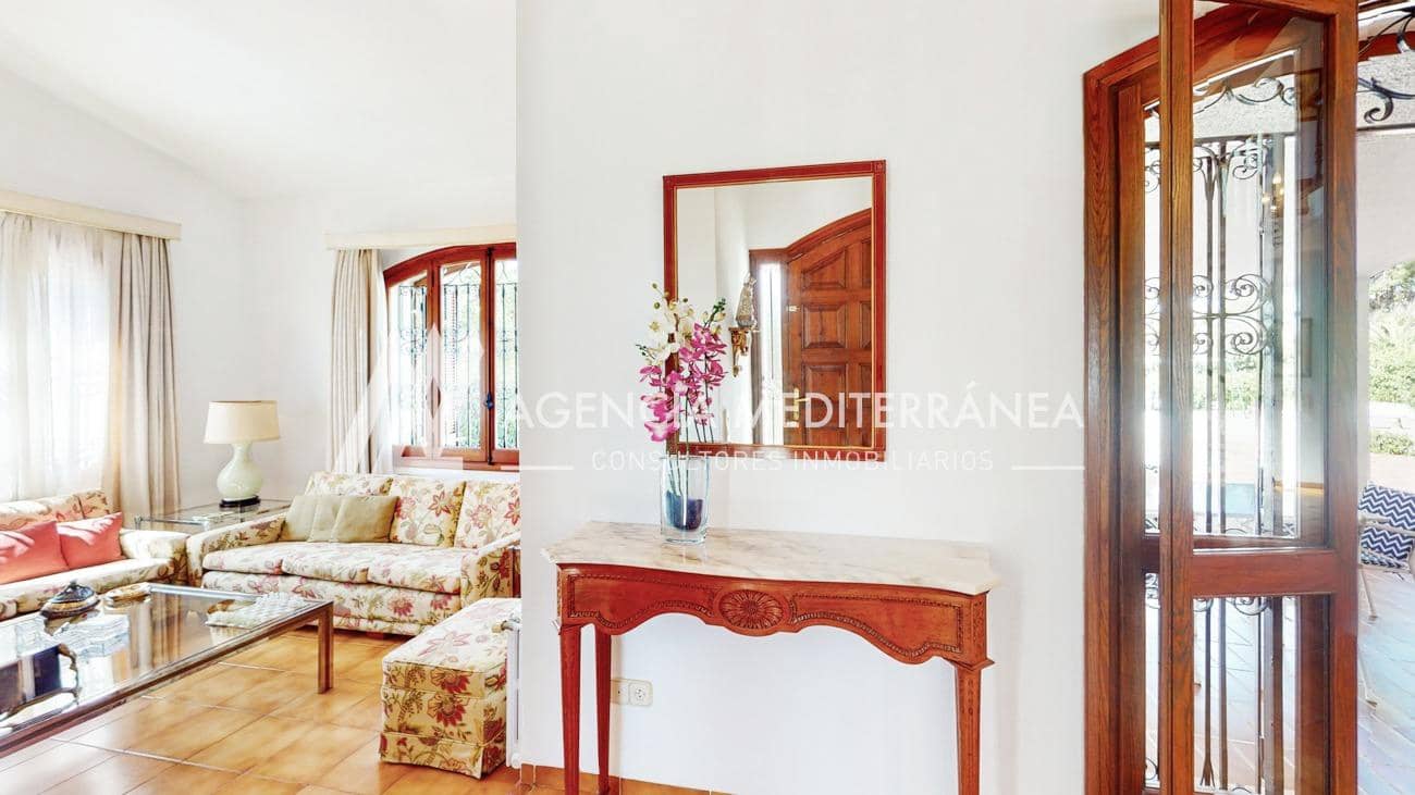 4 bedroom Villa for sale in La Canada with pool garage - € 699,000 (Ref: 9310964)