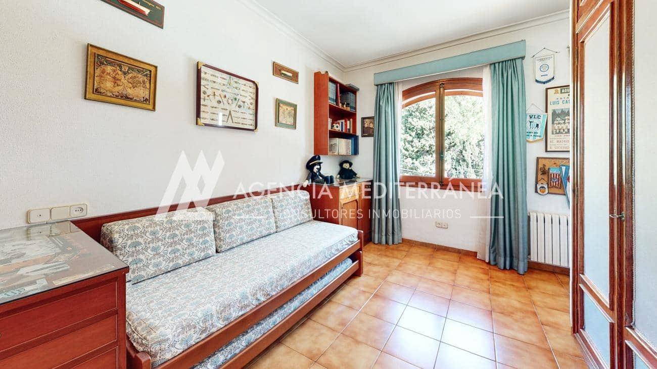 4 bedroom Villa for sale in La Canada with pool garage - € 699,000 (Ref: 9310964)