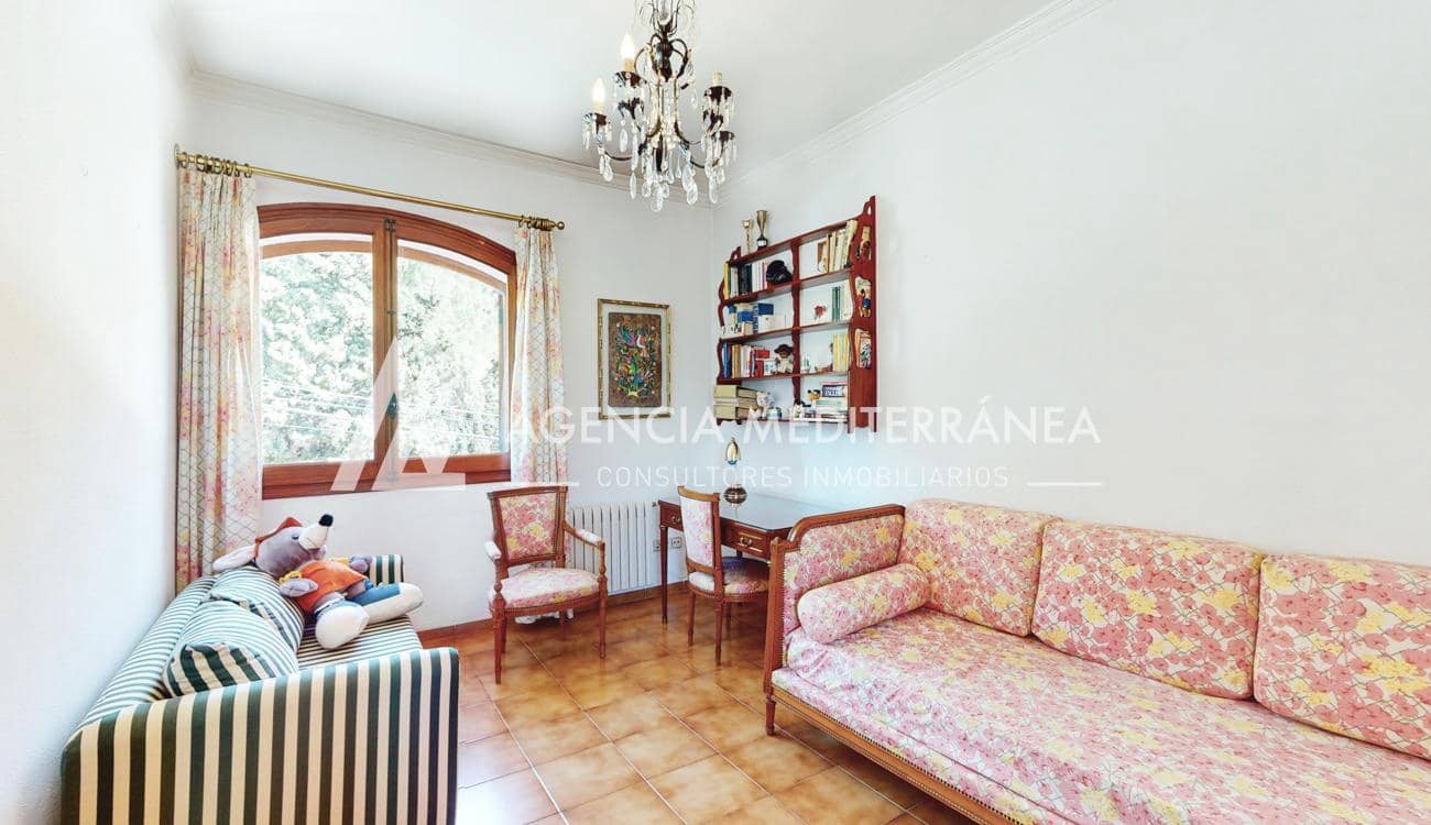 4 bedroom Villa for sale in La Canada with pool garage - € 699,000 (Ref: 9310964)