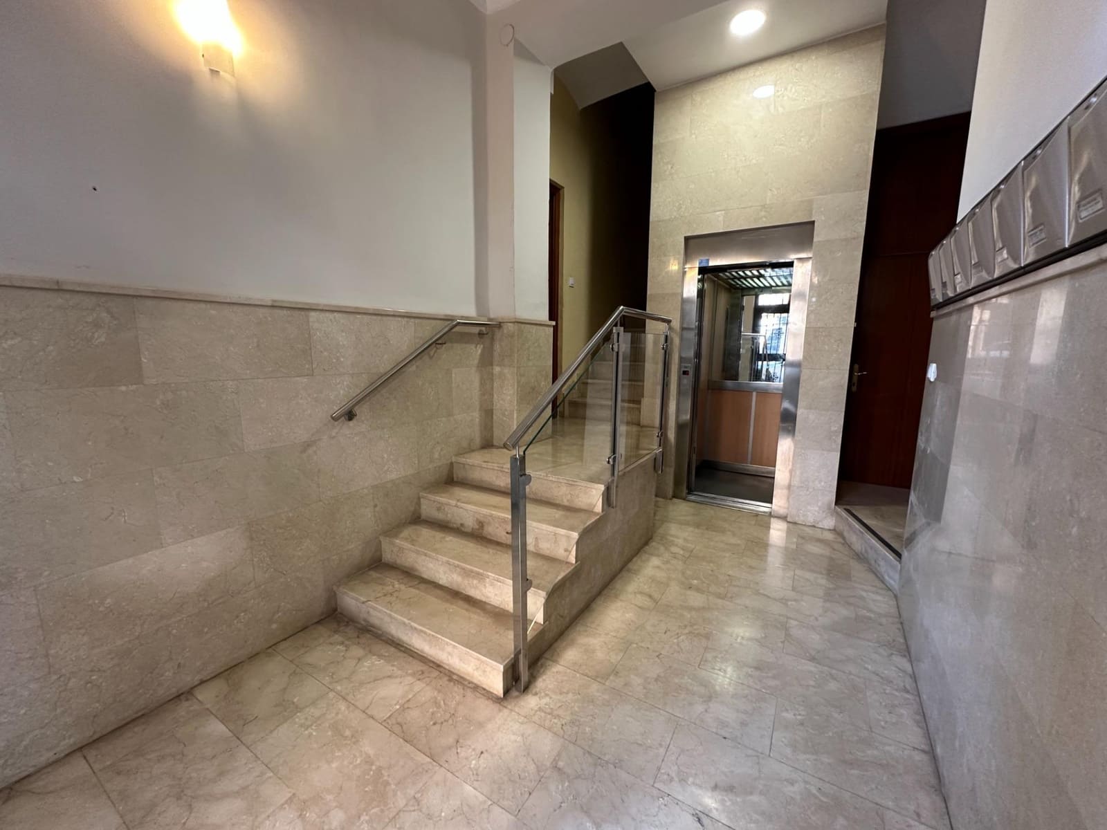 3 slaapkamer Flat te koop in Valencia stad - € 380.000 (Ref: 9326539)